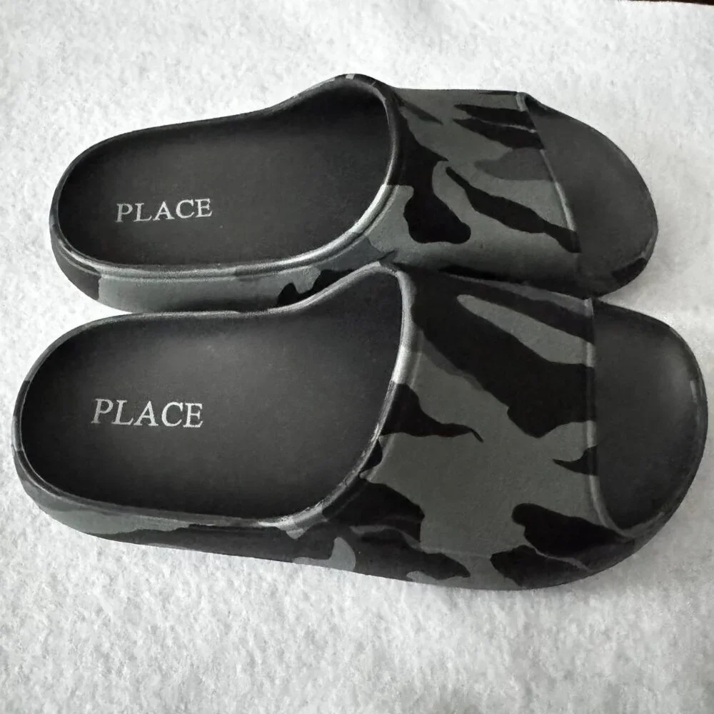 Children’s Place Unisex Easy Slip On Slides - Size 1Y.